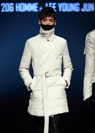 [206 HOMME]2010-11 F/W SEOUL COLLECTION&quot;NIN-JA&quot;IVORY LEATHER GOOSE-DOWN COAT[1012]