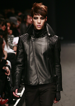 [206 HOMME]　　　　　　　　　　　　　2009-10 F/W SEOUL COLLECTION　　　　　　　　　　　　&quot;GOTH RIDER&quot;　　　　　　　　　　　　　　　　　　　　　　　　　　BLACK QUILTING RIDER™
