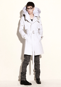 [206 HOMME]　　　　　　　　　　　　　　　　　　　　　　　WAX-COATING™ WHITE HOOD TRENCH