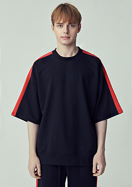 [206 HOMME]2019 S/S NEW COLLECTIONOVER-FIT™ BLACK &amp; RED LINE MAN-TO-MAN T(UNISEX)(18SSTH-032BR)▶{당일배송 + 쇼룸 바로구매가능}◀