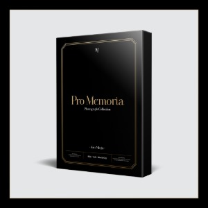 [예약] 김민주 - 1st Photobook [Pro Memoria] : Limited Edition
