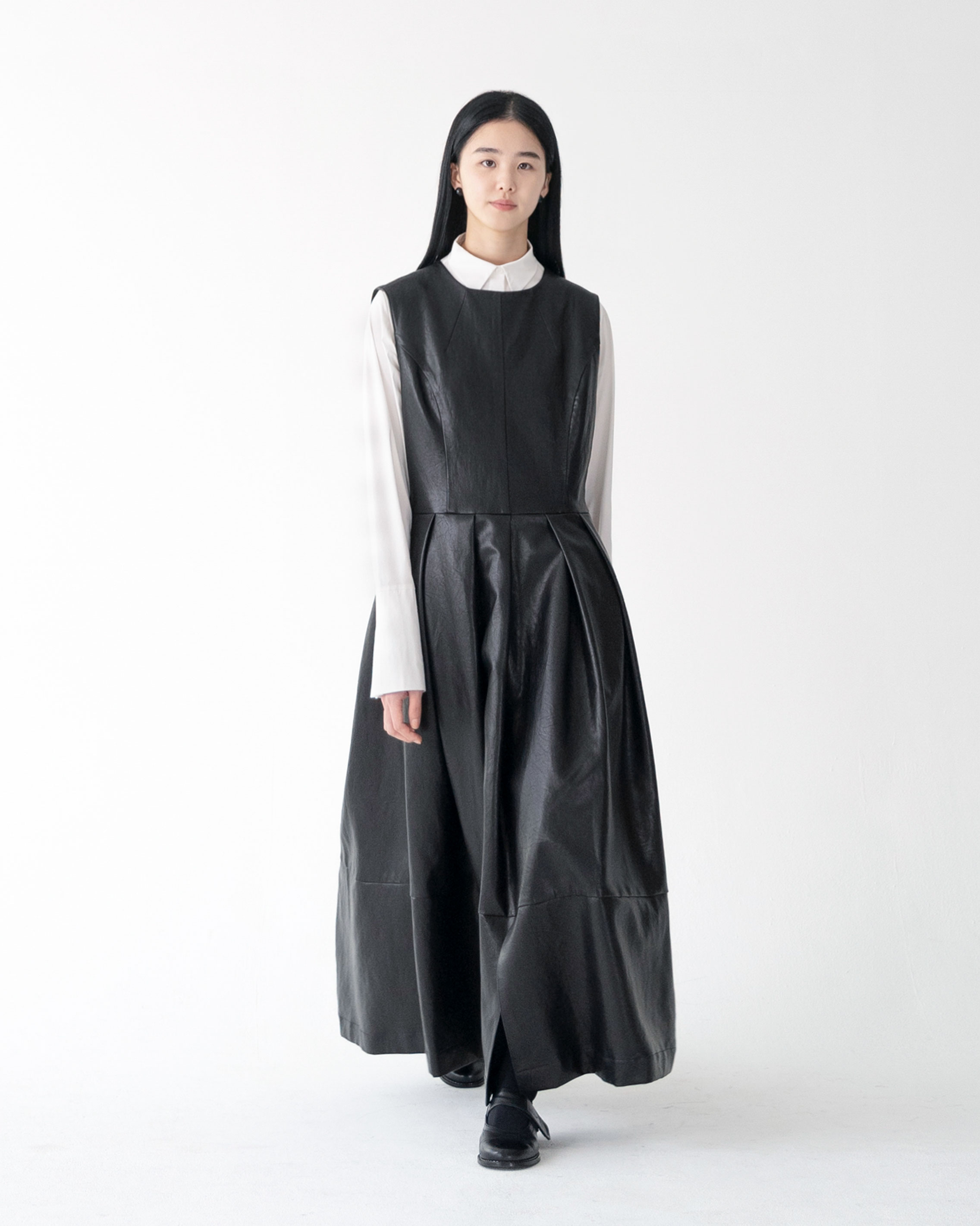 leather line dress (open, 10/5 순차 출고 예정)