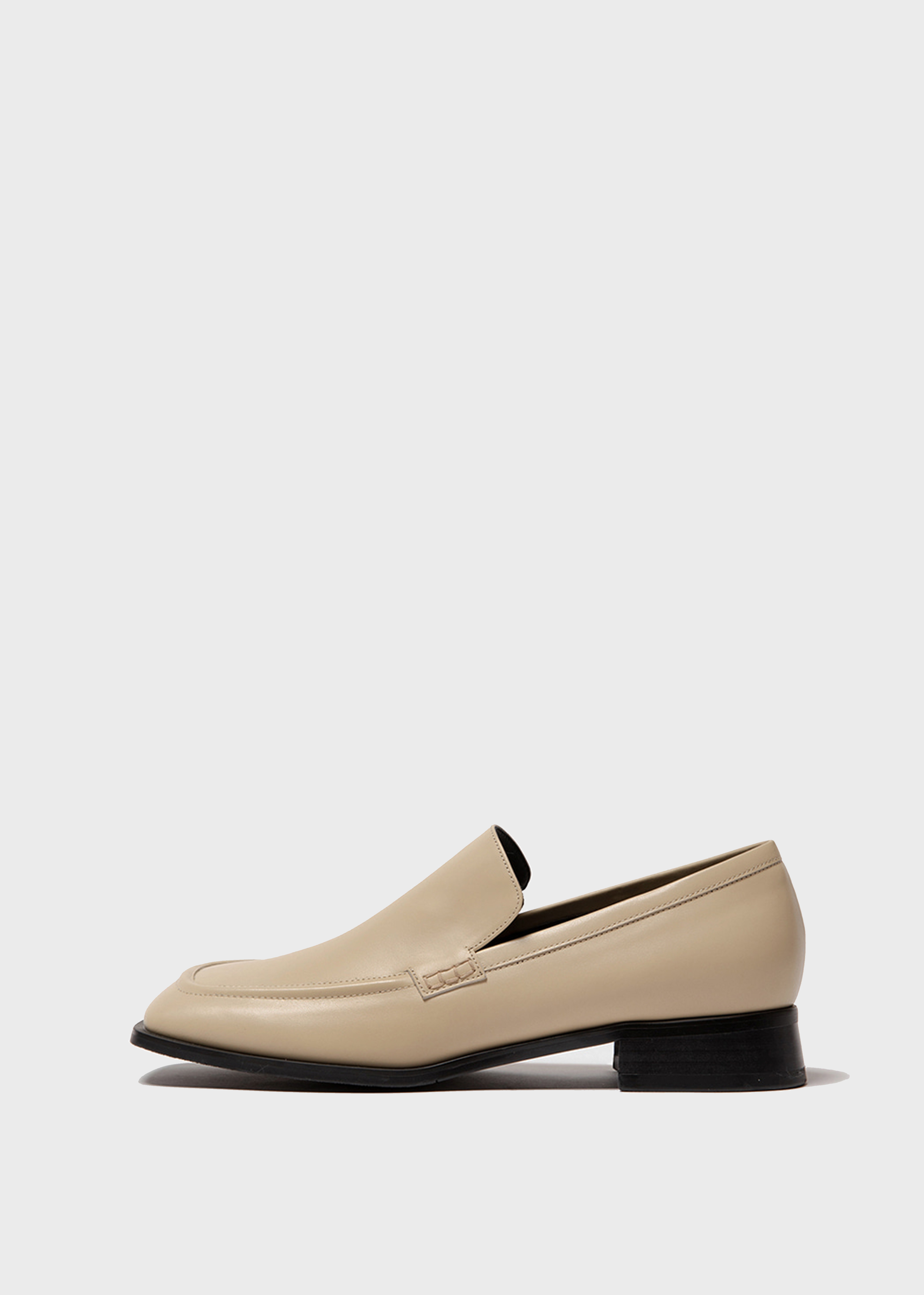 WIDE SQUARE LOAFER [C1F07 YB]