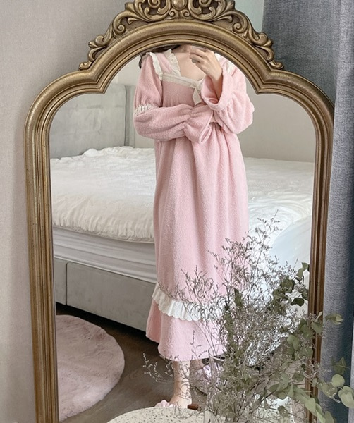 [여성] 핑크양털 원피스 수면잠옷