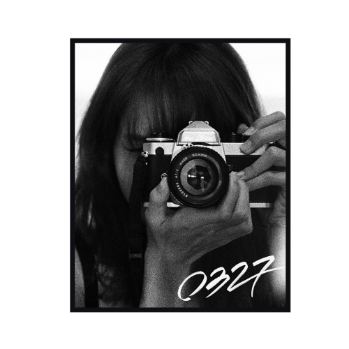 LISA PHOTOBOOK [0327] -LIMITED EDITION- YG SELECT