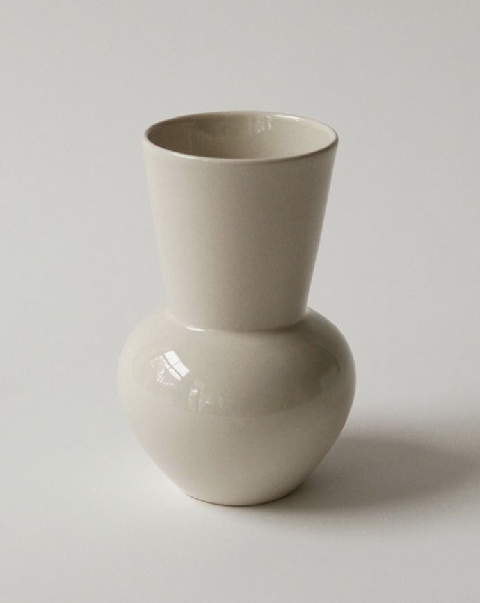 Plain Vase · Sand · Small