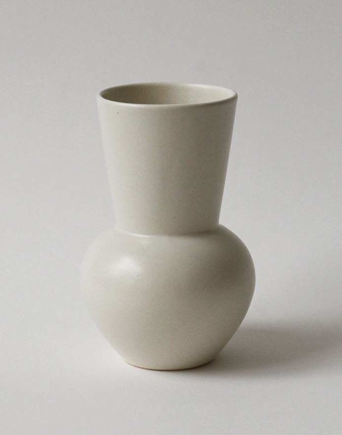 Plain Vase S · Fog