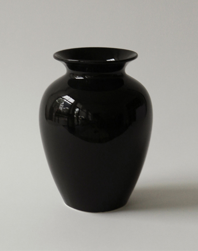 Amphora Vase L · Onyx