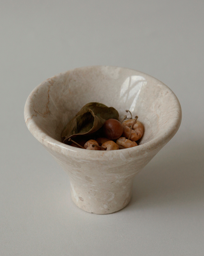 Crema Triangular Bowl · Small