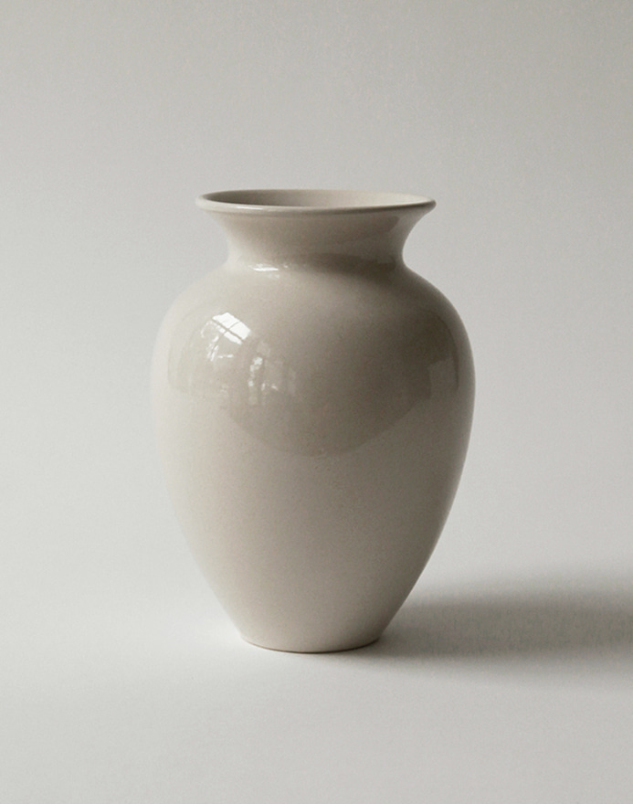 Amphora Vase · Sand · Small