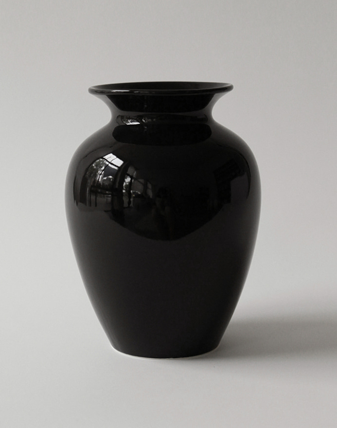 Amphora Vase · Onyx · Large