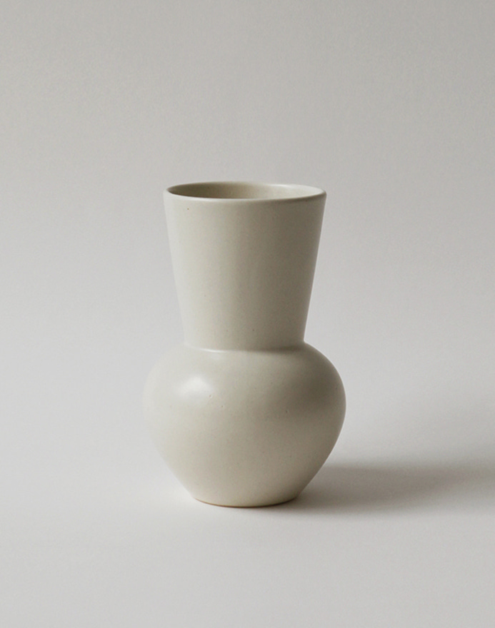 Plain Vase S · Fog