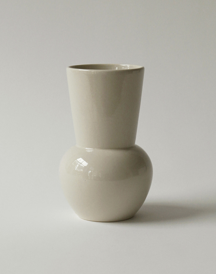 Plain Vase L · Sand