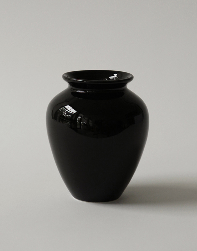 Jar Vase S · Onyx