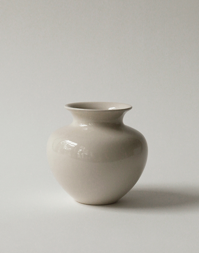 Round Vase · Sand · Small