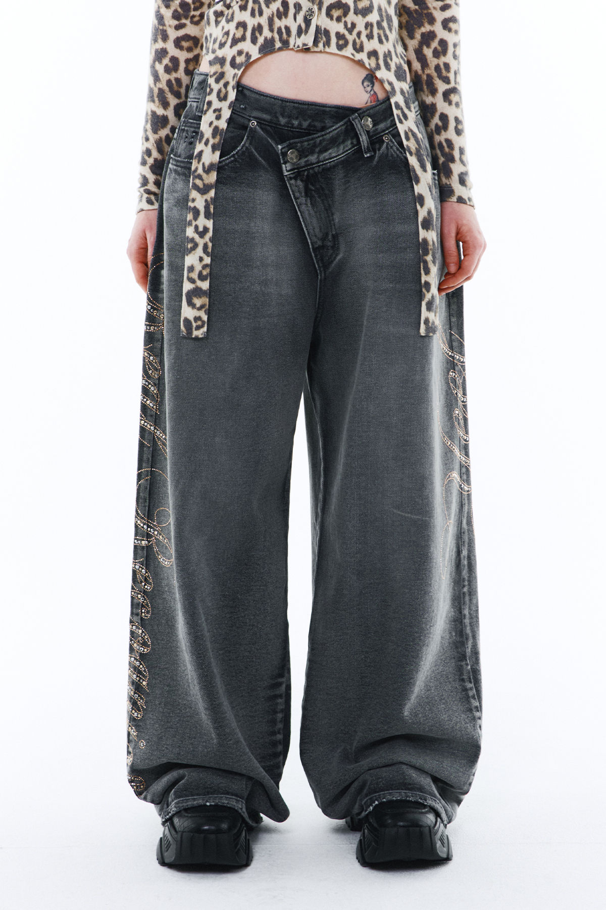 韓国商品/YEEL YEEL SIDE CUBIC DENIM PANTS YEEL SIDE CUBIC DENIM PANTS GREY - 감도 깊은 취향 셀렉트샵 29CM