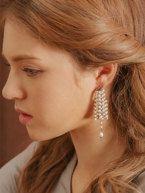 pomain chain earring