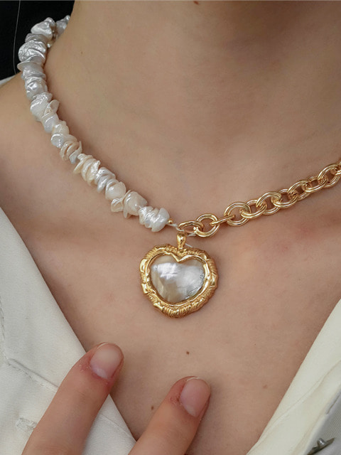 hana heart necklace
