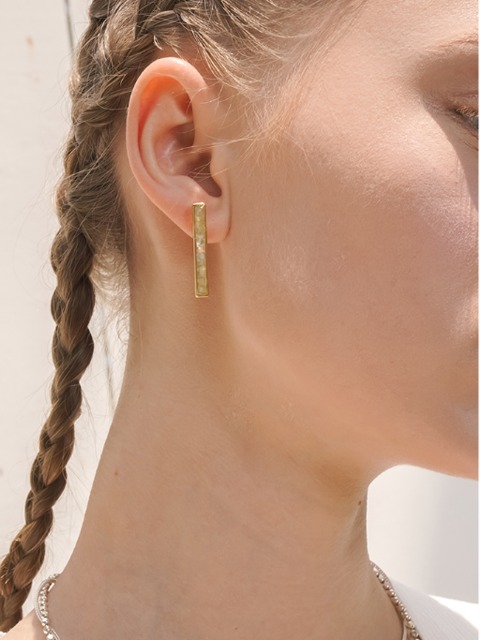 stick shell earring