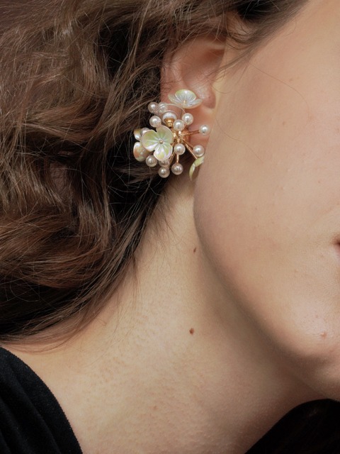 pop pearl earring