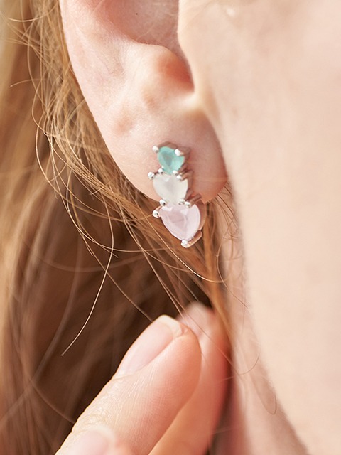 Tre heart earring
