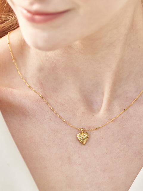 eve heart necklace