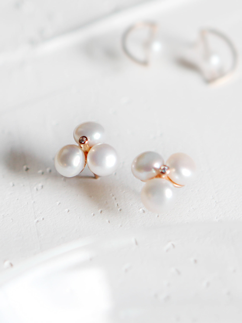 clover pearl earring